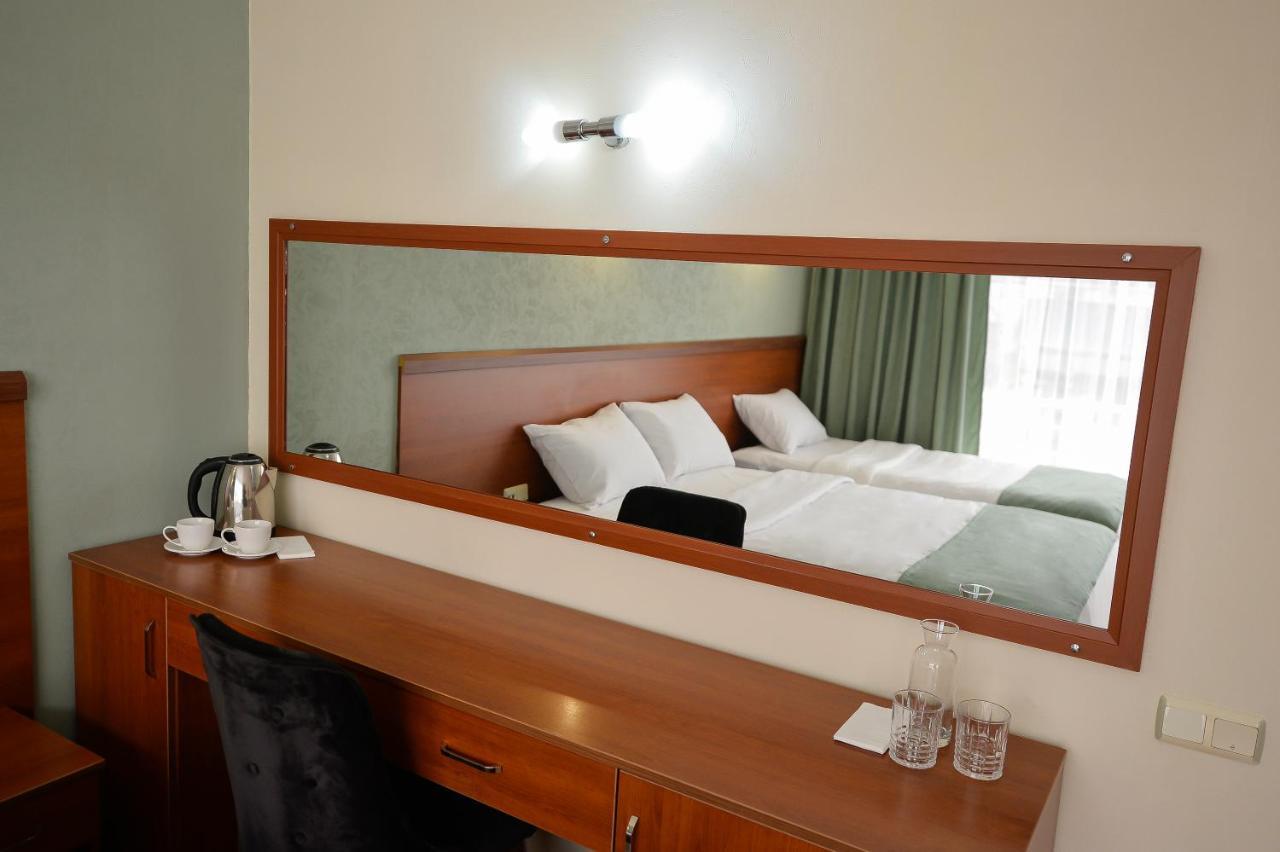 Aura Boutique Hotel Batoemi Buitenkant foto