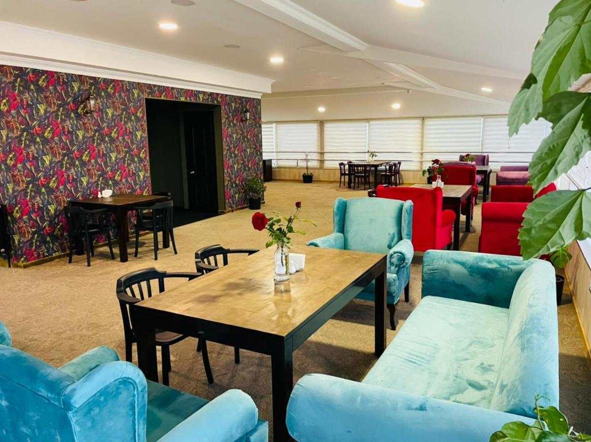 Aura Boutique Hotel Batoemi Buitenkant foto